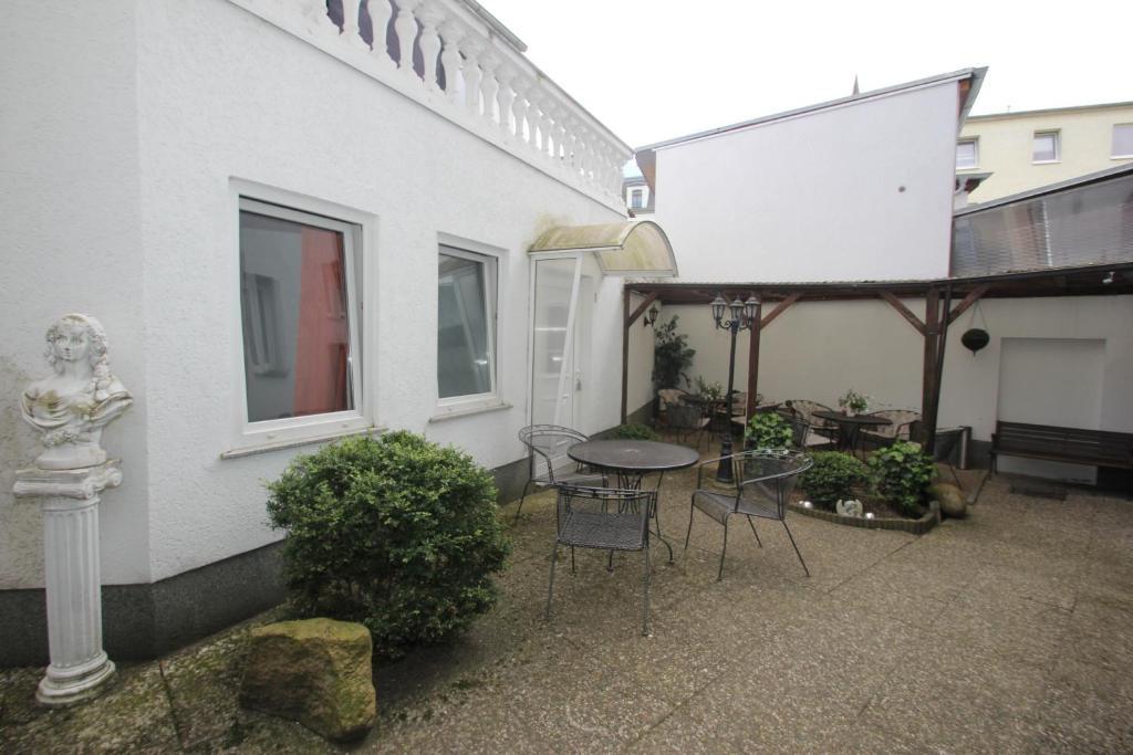 Pension Ikar Schwerin  Exteriör bild